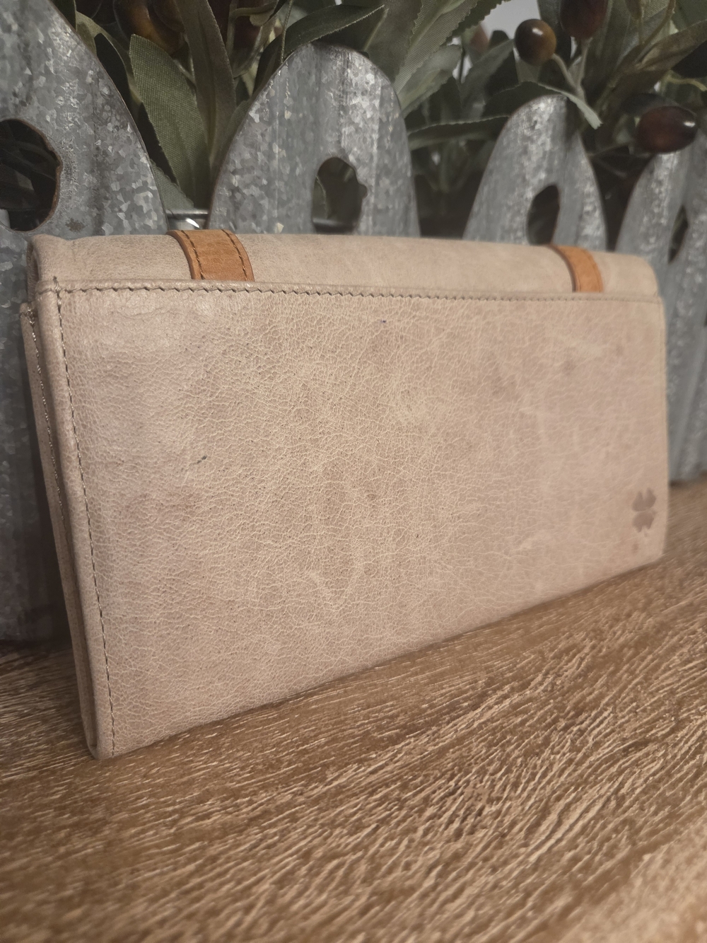 Lucky Brand Beige Suede Wallet with Tan Strap Rings - Picture 3 of 10
